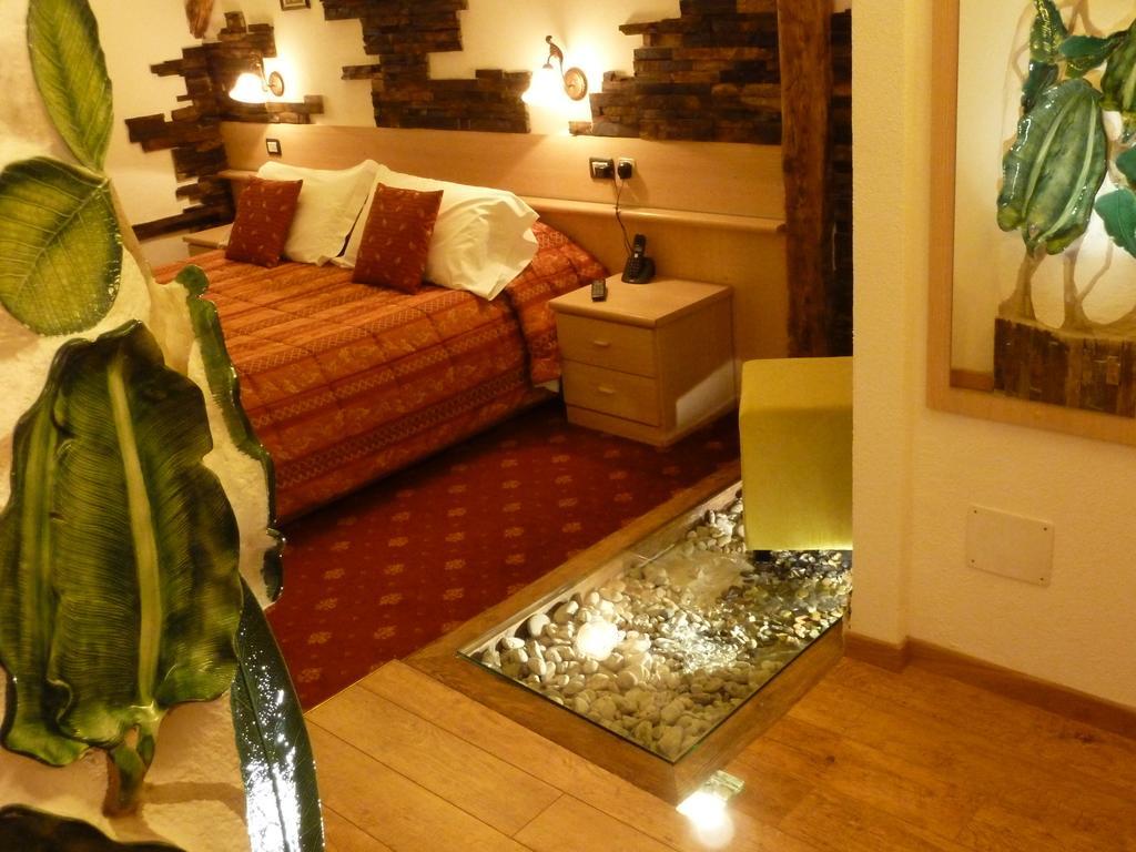 Hotel Ancora Castello-Molina di Fiemme Rum bild