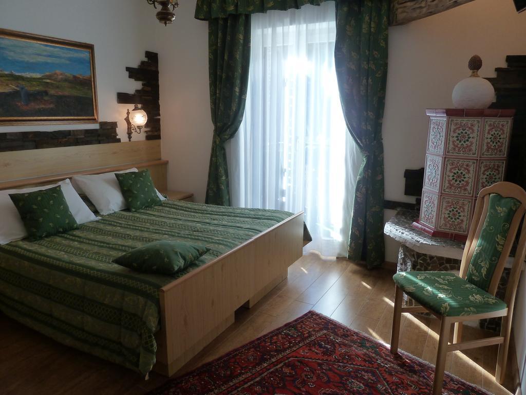 Hotel Ancora Castello-Molina di Fiemme Rum bild