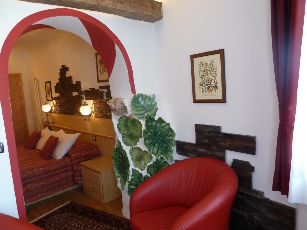 Hotel Ancora Castello-Molina di Fiemme Rum bild