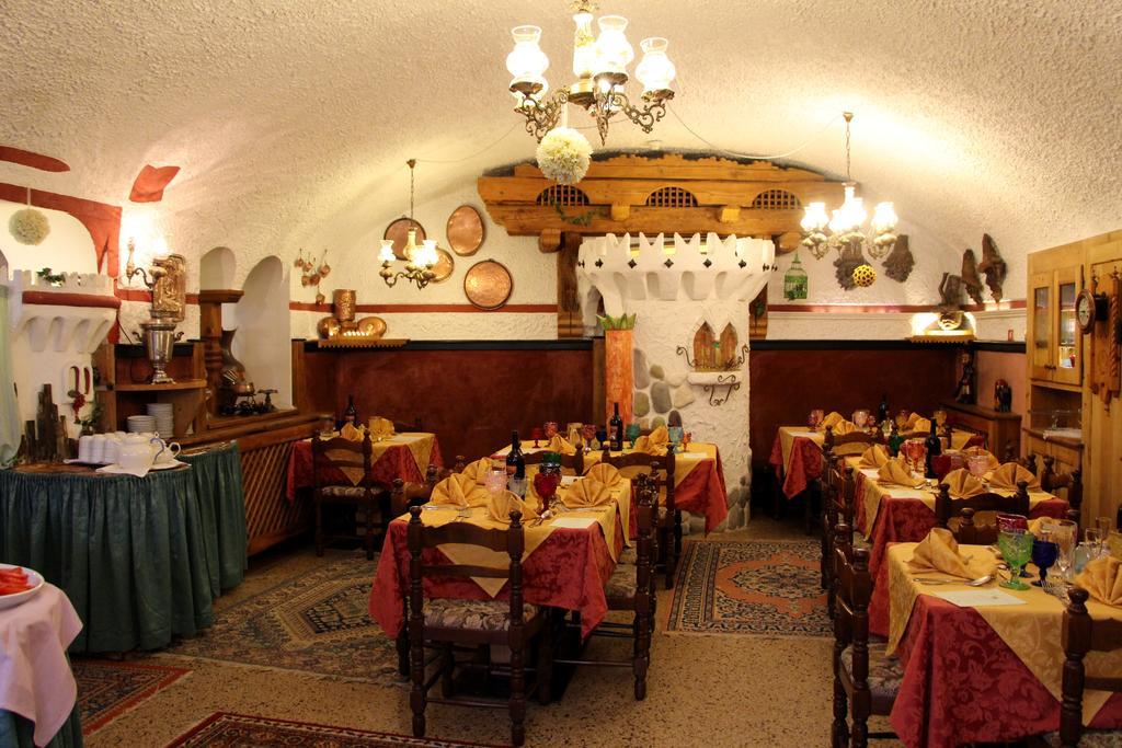 Hotel Ancora Castello-Molina di Fiemme Exteriör bild