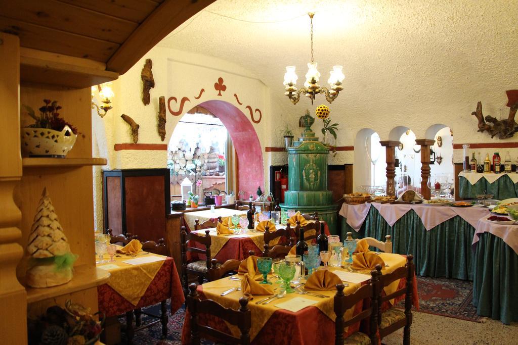 Hotel Ancora Castello-Molina di Fiemme Exteriör bild