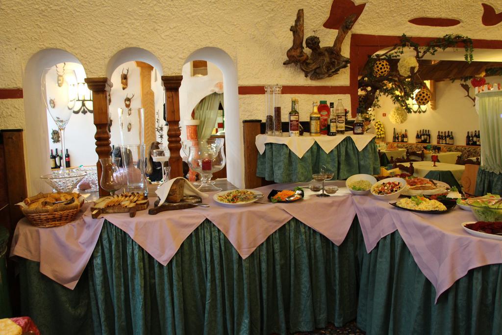 Hotel Ancora Castello-Molina di Fiemme Exteriör bild