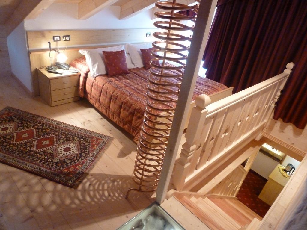 Hotel Ancora Castello-Molina di Fiemme Exteriör bild