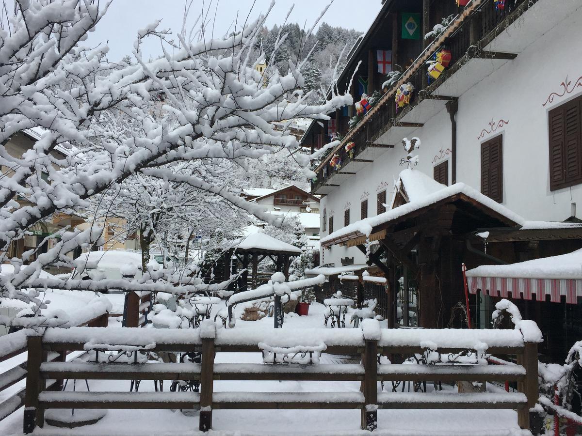 Hotel Ancora Castello-Molina di Fiemme Exteriör bild