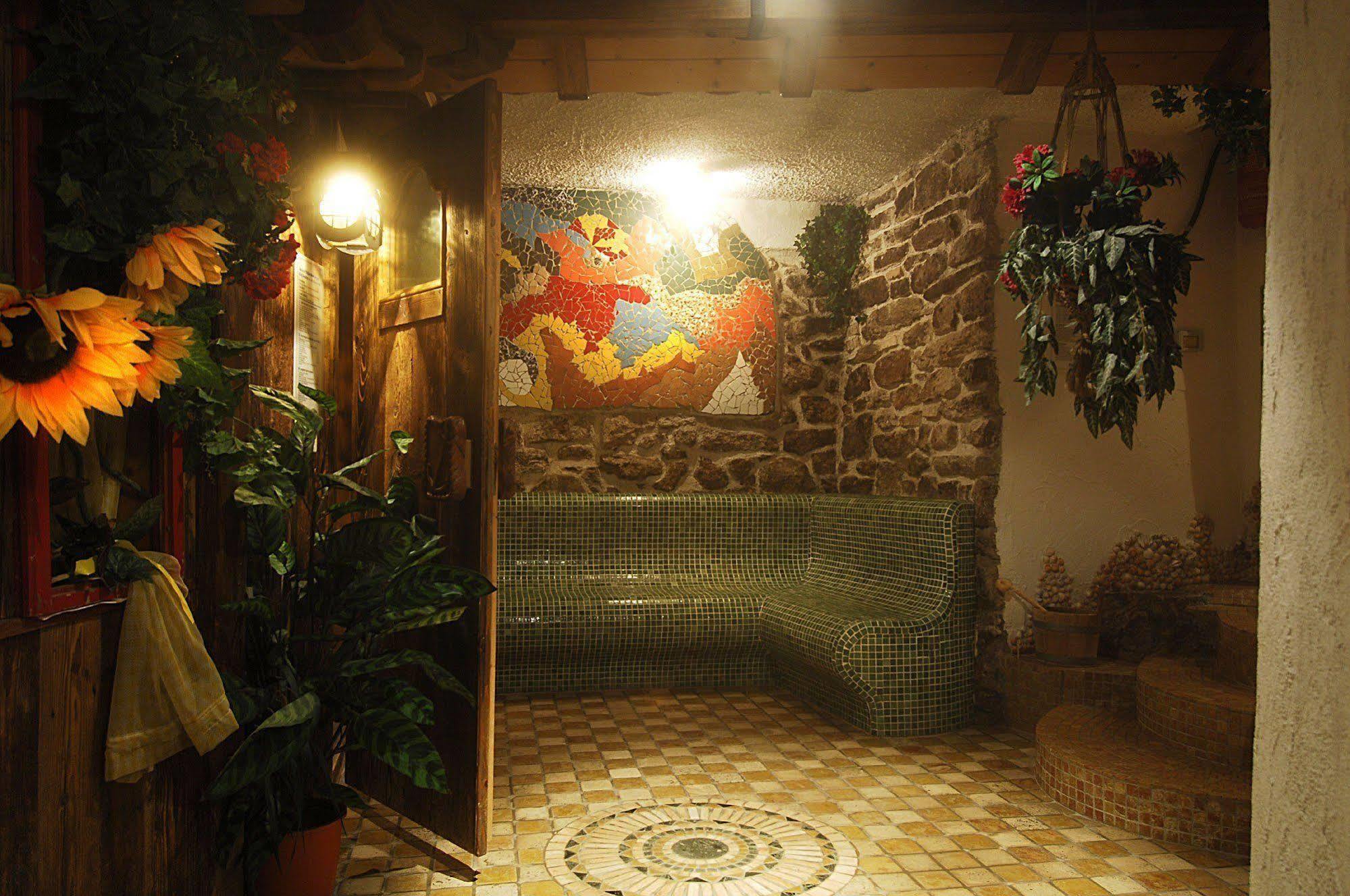 Hotel Ancora Castello-Molina di Fiemme Exteriör bild